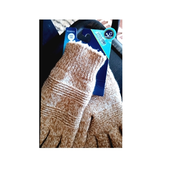 NWT* ISOTONER PLUSH GLOVES IN TAN - Picture 2 of 3